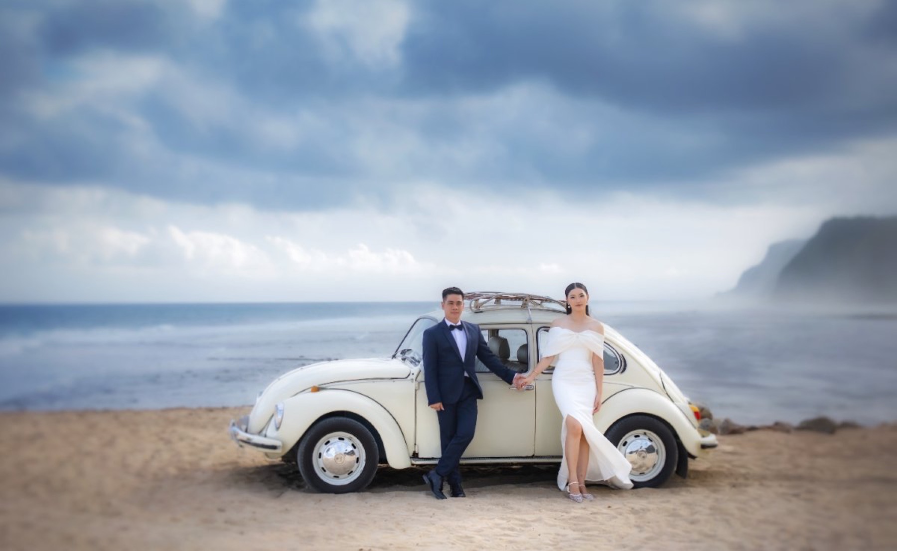 Relaxed pre-wedding couple shoot in Dubai by Candid Chemistry